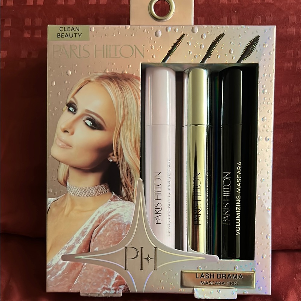 Paris Hilton Black and Gold Mascara for Bold Eye Definition